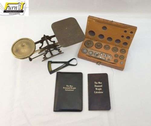 Antique Diamond / Gold Scale - with Weights and MOE Diamond weight Calculator