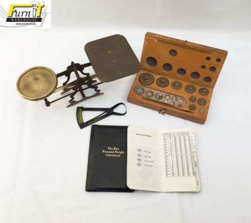 Antique Diamond / Gold Scale - with Weights and MOE Diamond weight Calculator