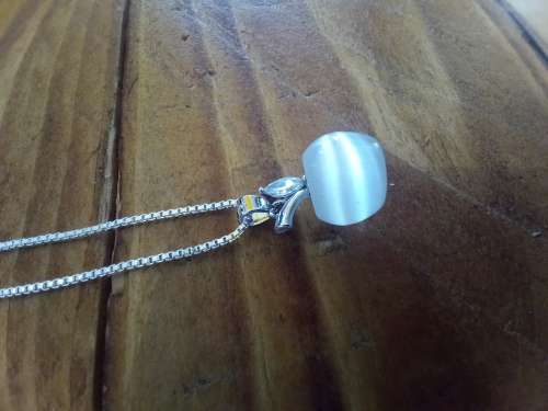 Beautiful Pendant and Chain - Wow!!