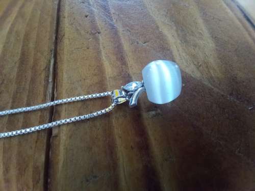 Beautiful Pendant and Chain - Wow!!