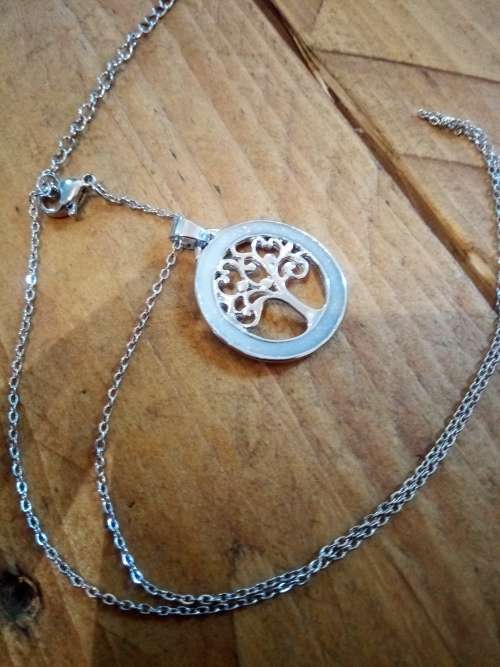 Beautiful Necklace and Pendant Set!