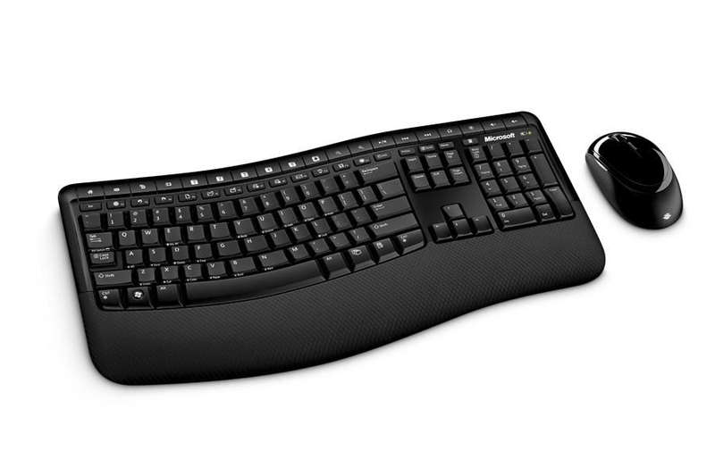 Microsoft Comfort Desktop 5050 Wireless Keyboard and Mouse Combo