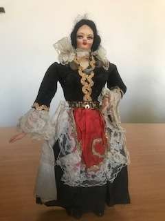 TEN VINTAGE INTERNATIONAL DOLLS FOR YOUR COLLECTION 1 BID FOR ALL. See pictures