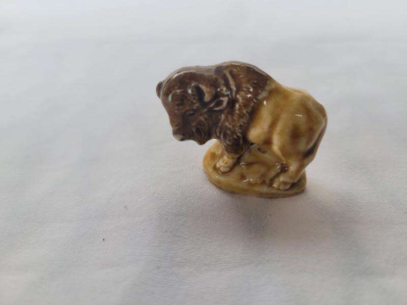 TEN COLLECTABLE WADE WHIMSIES FROM NURSERY RHYMES AND ANIMALS-ALL FOR ONE BID