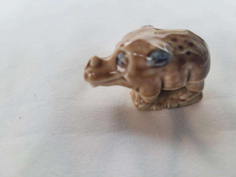TEN COLLECTABLE WADE WHIMSIES FROM NURSERY RHYMES AND ANIMALS-ALL FOR ONE BID