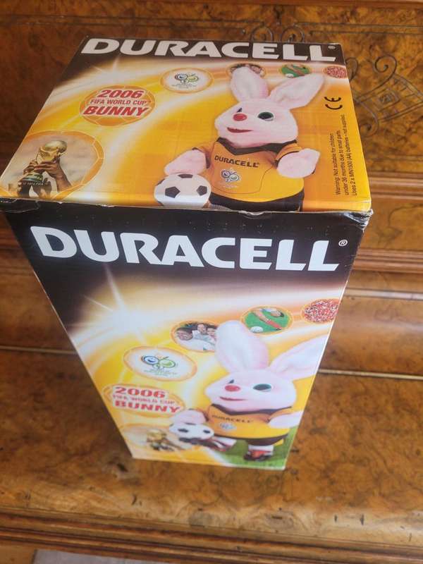 VERY COLLECTABLE DURACELL BUNNY 2006 FOOTBALL WORLD CUP-CLEAN, WORKING-IN BOX. 40CM high