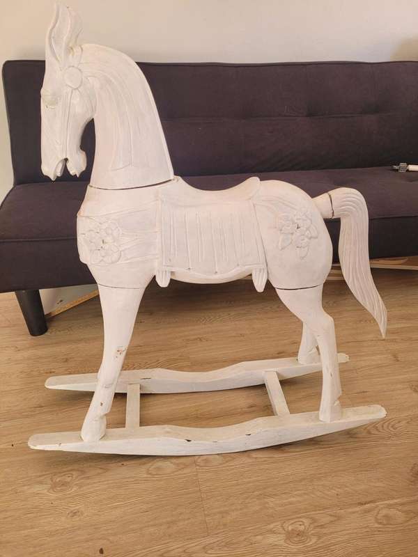 VERY BEAUTIFUL WHITE WOODEN ROCKING HORSE-FULL SIZE FOR A KID TO ENJOY 88cm high x 80cm long