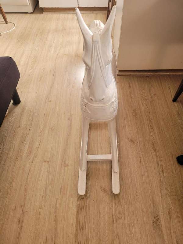 VERY BEAUTIFUL WHITE WOODEN ROCKING HORSE-FULL SIZE FOR A KID TO ENJOY 88cm high x 80cm long