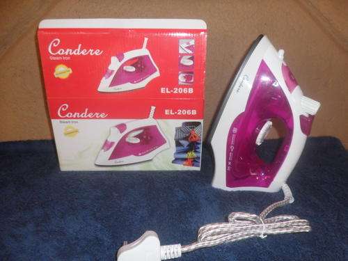 BRAND NEW CONDERE 1400W STEAM IRONS
