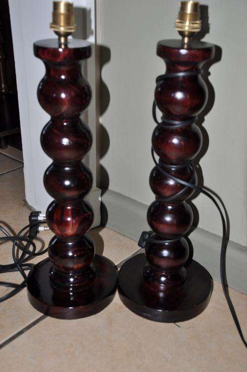 Set of 2 Wooden Lamp Stands