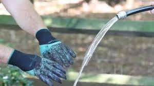 GARDEN GENIE GLOVE WITH CLAWS