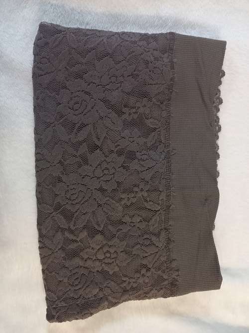 Ladies Lace Mini Skirt (Stretchy Fabric)