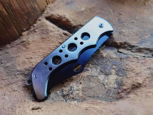 W68 Hunting Knife with Folding Blade - Non-slip Design - For Outdoors / Camping