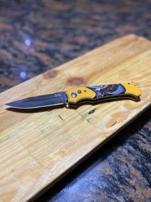 American Eagle Switch Blade - Non-slip Design - For Outdoors / Camping