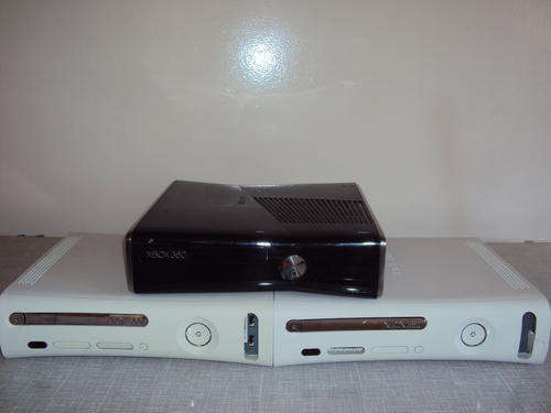 3 x XBOX for parts or repairs