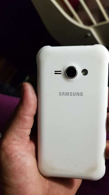 samsung j1 ace