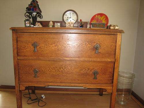 Oak Chest of Drawers