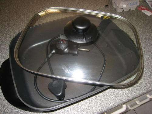Large Boardmans electric frying pan