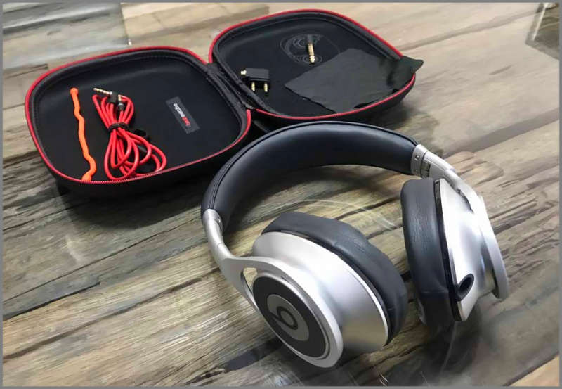 Dr Dre Beats Executive Wired Over-Ear Headphones