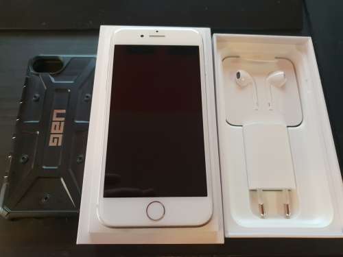Apple iPhone 8 64GB Silver with UAG Pathfinder Cover