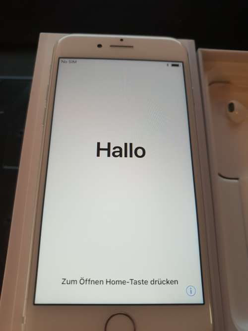 Apple iPhone 8 64GB Silver with UAG Pathfinder Cover