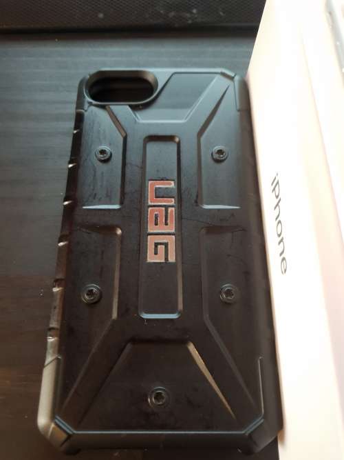 Apple iPhone 8 64GB Silver with UAG Pathfinder Cover