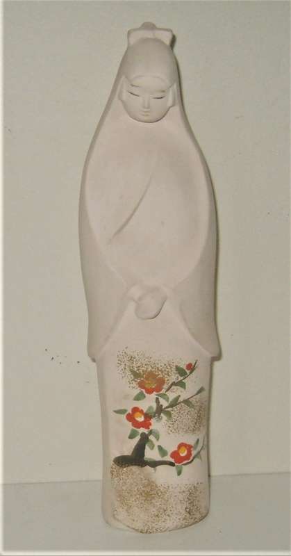 VINTAGE ORIENTAL LADY FIGURINE - HANDPAINTED - SIGNED and STAMPED 19cm