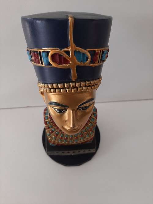 QUEEN NEFERTITI BUST