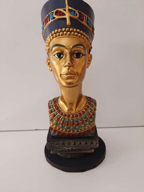 QUEEN NEFERTITI BUST