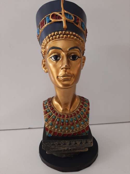 QUEEN NEFERTITI BUST