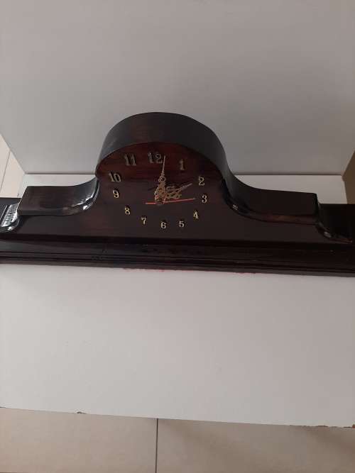 WOODEN MANTEL CLOCK