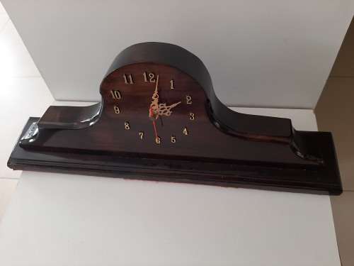 WOODEN MANTEL CLOCK