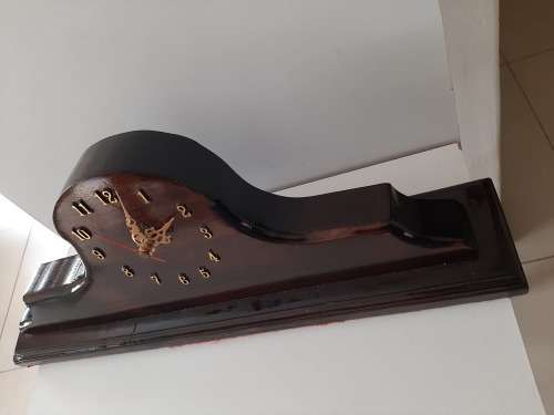 WOODEN MANTEL CLOCK