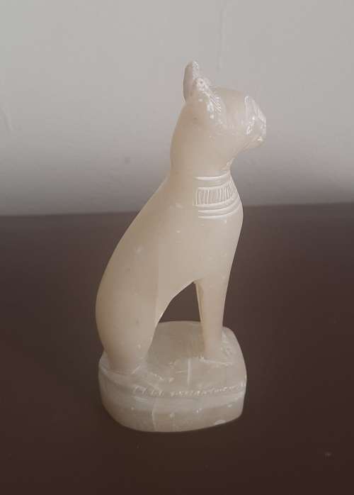BAST - CREME ANCIENT EGYPTIAN CAT `BASTET` ALABASTER STATUE