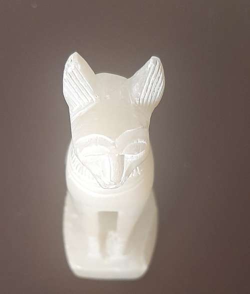 BAST - CREME ANCIENT EGYPTIAN CAT `BASTET` ALABASTER STATUE