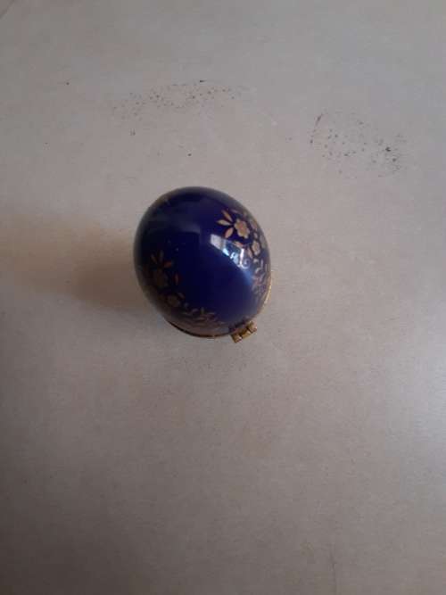 PORCELAIN EGG TRINKET BOX