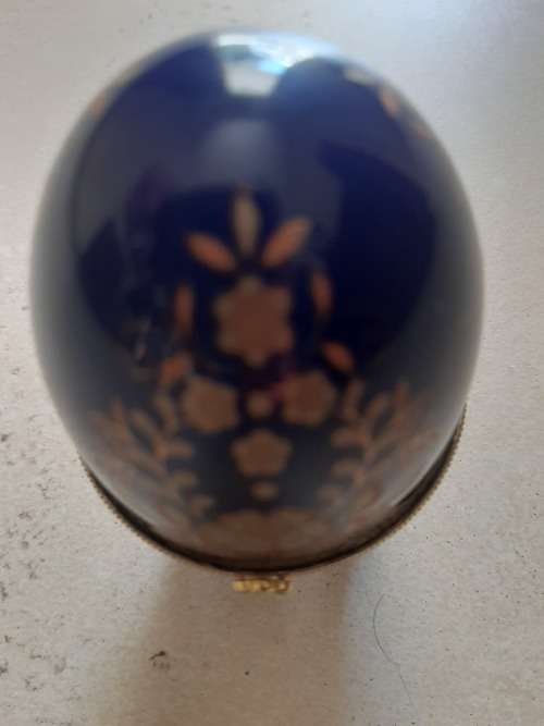 PORCELAIN EGG TRINKET BOX