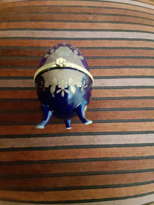PORCELAIN EGG TRINKET BOX
