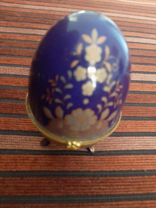 PORCELAIN EGG TRINKET BOX