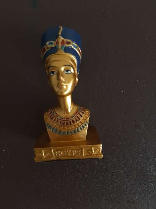 MINIATURE QUEEN NEFERTITI BUST