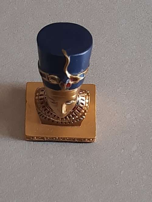 MINIATURE QUEEN NEFERTITI BUST