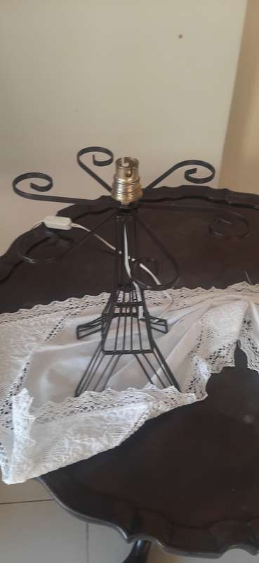 EIFFEL TOWER SHAPED METAL DESK LAMP