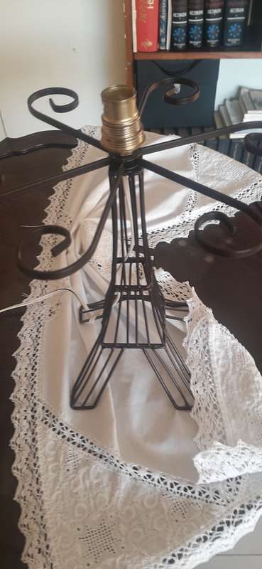 EIFFEL TOWER SHAPED METAL DESK LAMP