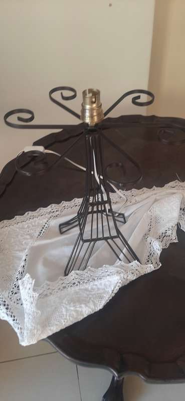 EIFFEL TOWER SHAPED METAL DESK LAMP