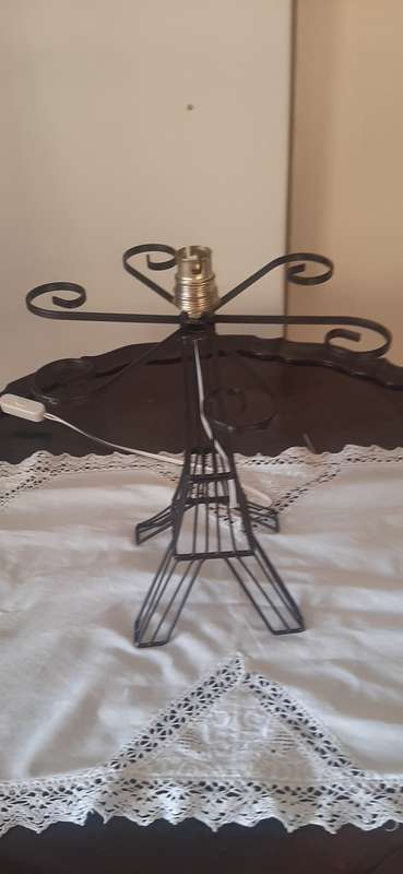 EIFFEL TOWER SHAPED METAL DESK LAMP