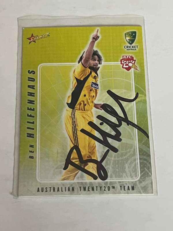 Cricket Card - *SIGNED* Ben Hilfenhaus 2008 Select Cricket Card