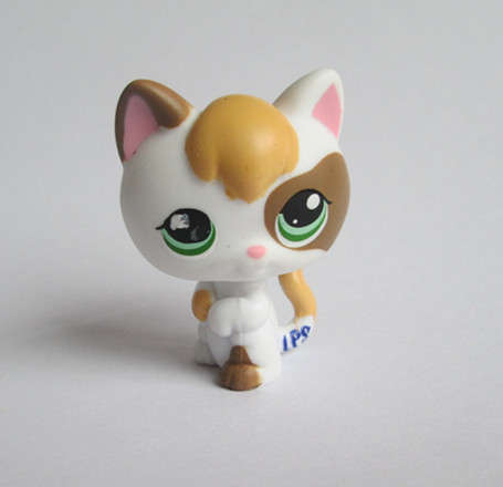 Littlest Petshop - Little white cat with spots