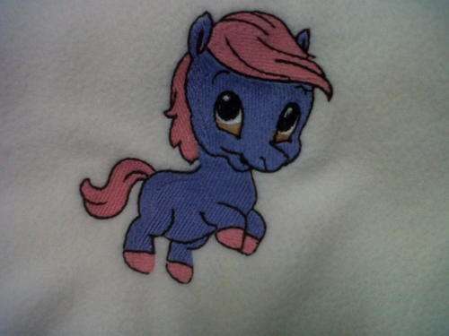 Off-White Fleecy baby blanket - Baby horse - Embroided