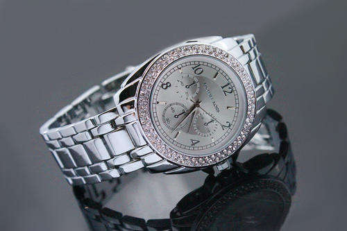 MICHAEL KORS SILVER LADIES WATCH - ONLY ONE AVAILABLE!!!!