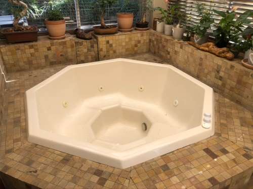 Jacuzzi spa bath